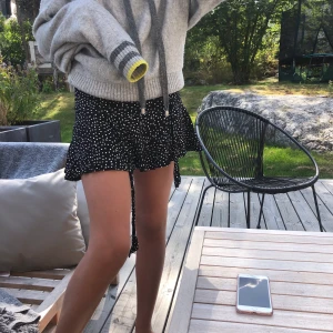 Pringle x hm stickad hoodie - En superfin stickad hoodie från hm x pringle💞den är bara använd 1 gång!! Skriv vid frågor 