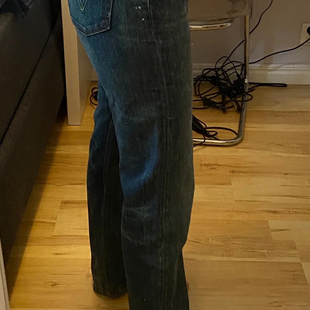 Snygga vintage Levis jeans i mörkare jeansfärg . Jeans & Byxor.
