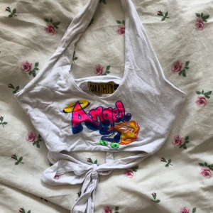 Ohmighty top storlek S - Ohmighty topp köpt på asos, nypri runt 400 kr, säljer för 120 + frakt