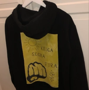 AIK HOODIE - Gjort trycket på baksidan själv, storlek S. Frakt 92 kr