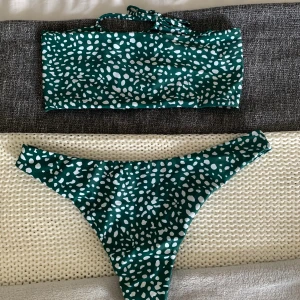 Bikini ✨ - Bikini som aldrig är använd ✨ Bud från 80kr🌞 Avslutar budgivningen på Söndag 21.00✨Från Zaful✨