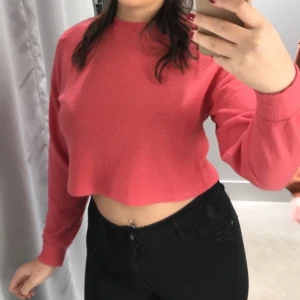 Superfin rosa tröja, strl xs - Superskön tröja som är supermjuk på utsidan.