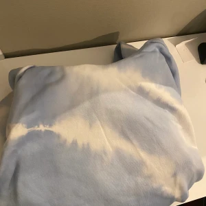 Weekday hoodie  - Använd 2 ggr, oversized