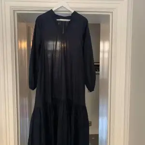 ISSA klänning Carin Wester Åhléns,  Använd en gång, ord pris 599 Skick: nyskick, inget att anmärka på