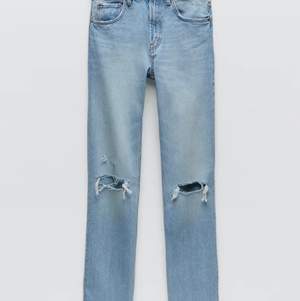Säljer dessa blå jeans ifrån Zara. Helt nya och aldrig använda. Säljer då jag beställde fel storlek.