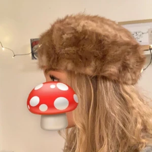 Pälsmössa  - Pälsmössa i storlek 58, aldrig använd💕 Säljer då den är lite för liten för mig☺️ 