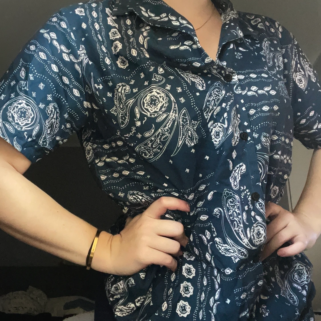 Flowig skön skjorta