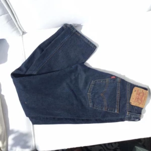  - Högmidjade Levis jeans 501 storlek w.26 l.30
