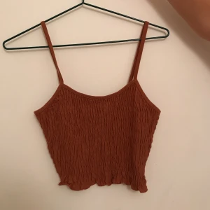  - Super fint linne i toppskick! Endast använd en gång. Säljes pga fel storlek. Kan mötas upp annars står köparen för frakt💕💕