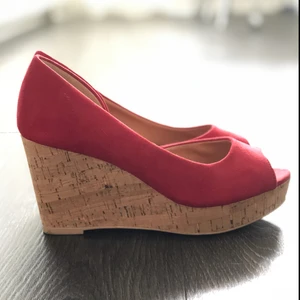  - Kilklackar från HM, använda en gång. Storlek 37, frakt tillkommer 50 kr 