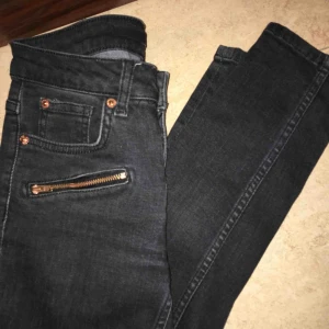  - Jeans från ginatricot använda få tal gånger men köptes för flera års sen