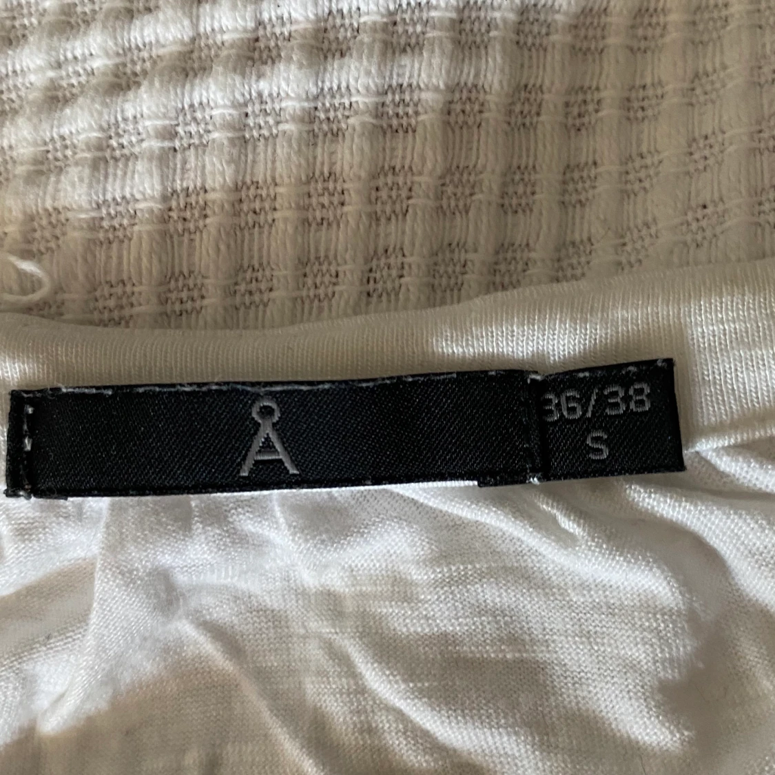 Fin vit tröja från åhléns - 91