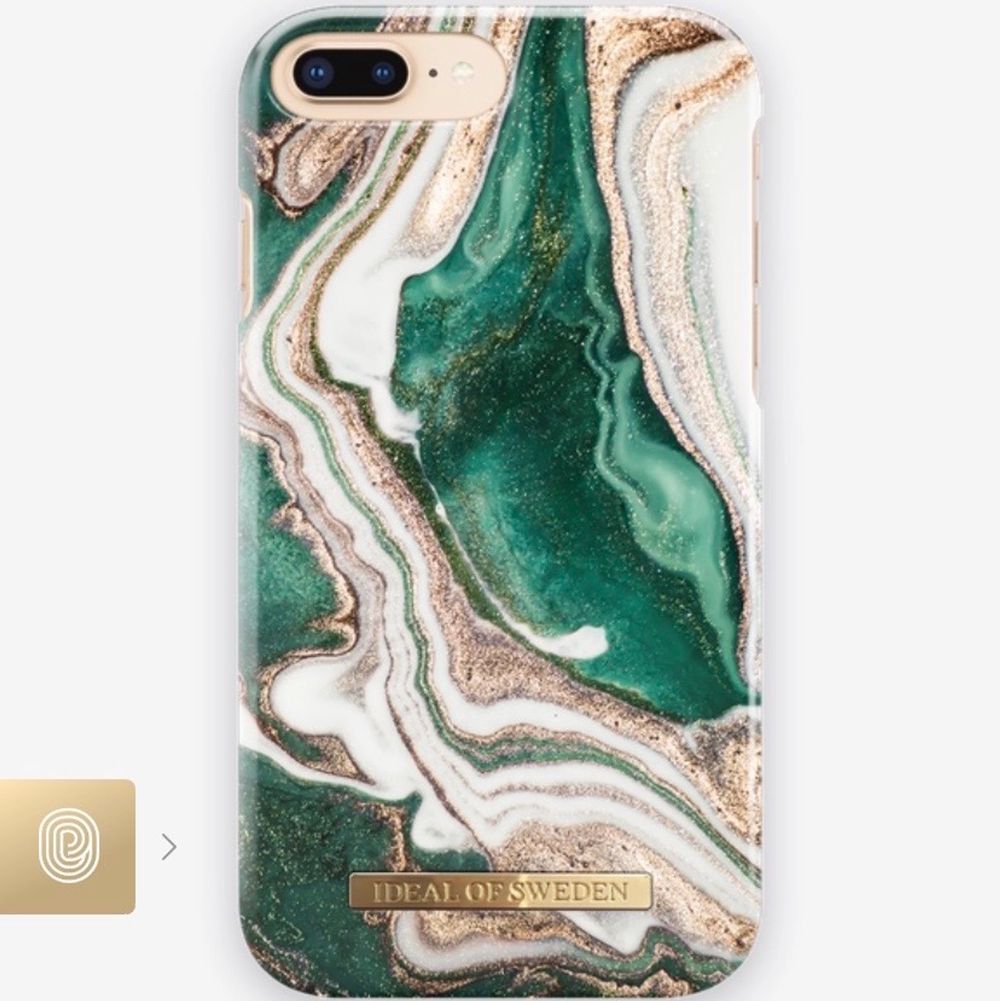 Säljer detta super snygga skal från ideal of sweden som är till en iPhone 8/7/6/6s plus då den inte passar min telefon jag har nu. Väldigt bra skick då jag inte använt det mycket. Nypris: 299kr, säljer för 120kr. Går bra att buda 💕💖. Accessoarer.