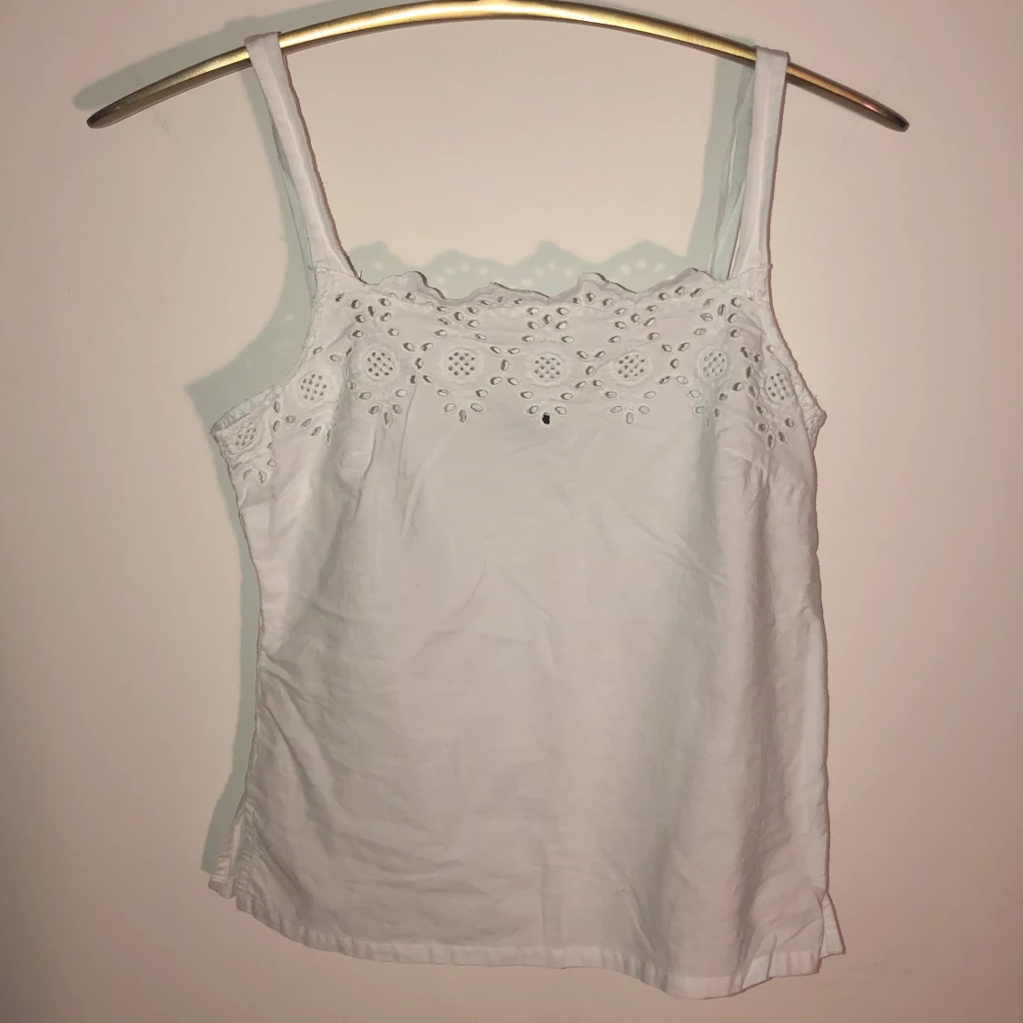 Vitt linne från bikbok - 90