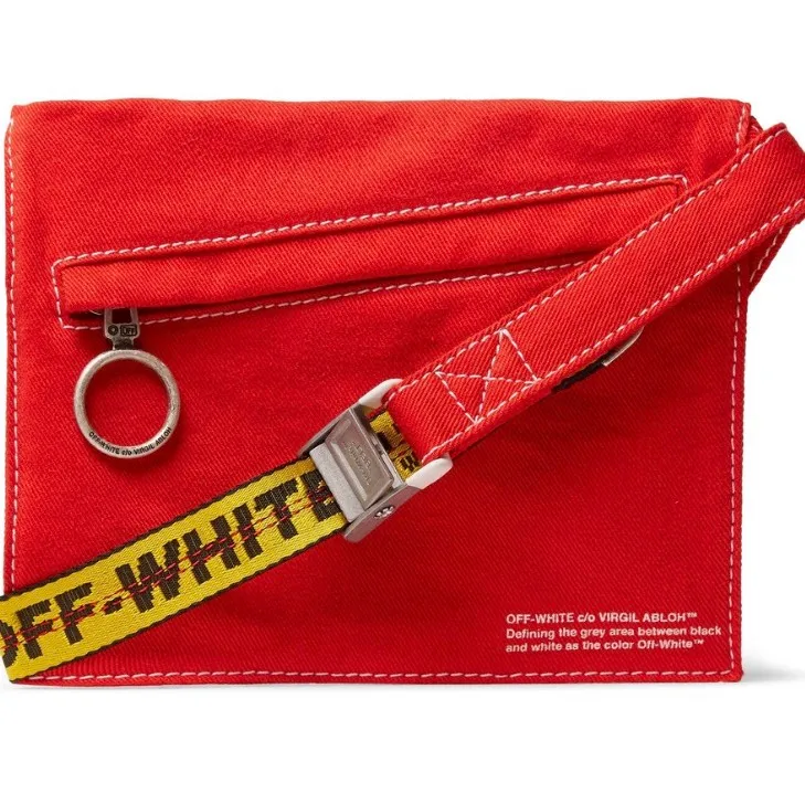 Logo-Print Cotton-Twill Messenger Bag från Off-White, använd ett fåtal gånger så den är i nyskick. Kvitto + tags finns. Kom med bud i pm. Väskor.