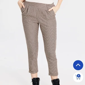 Oanvända byxor från LC Waikiki, strl 44,BUDGIVNING - Oanvända byxor från LC Waikiki. Köptes i Turkiet för några månader sen. Köparen står för frakten 😊