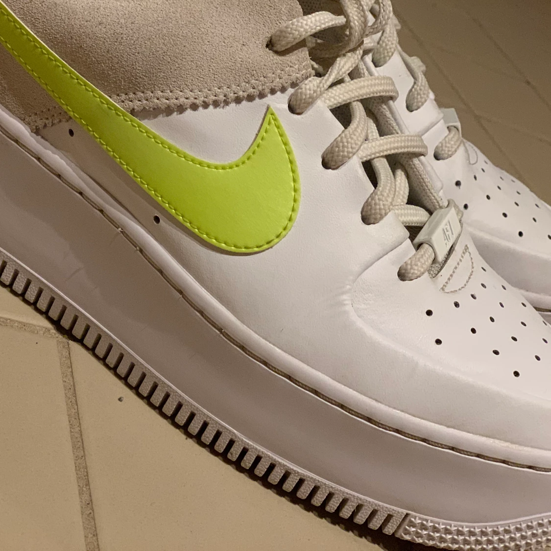 Airfors 1 s:40 pris kan diskuteras  - 91