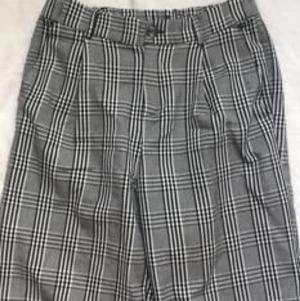 Kostymbyxor  - Jättefina byxor som jag tröttnat på tyvär. Ganska använda men fortfarande fint skick på dem. 