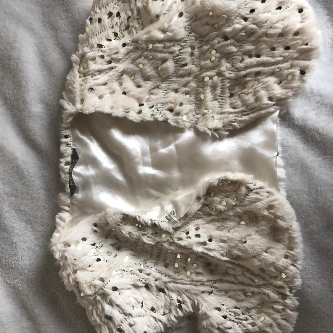 Vit väst med paljetter från lindex - 90