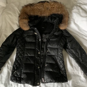 Rock and blue - Jättefin rock and blue jacka, i väldigt bra skick! Köpt för 3695kr 