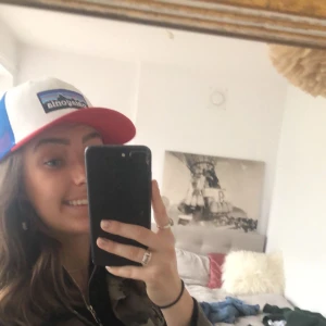 Patagonia keps - Patagoniakeps inköpt i våras men knappt använd. Säljer denna då jag köpt en till keps i en annan färg. Nypris ca 350 kr