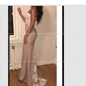 Festklänning  - Väldigt elegant och läcker festklänning i strl 34/36 pris 1000 kr!