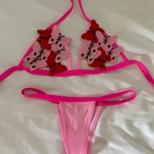 Bikini set  - Bikini med fjärilar på 🦋, frakt är inräknat 
