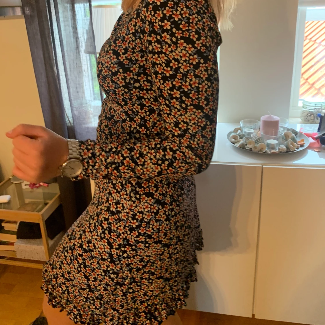 Blommig klänning strl S - 90