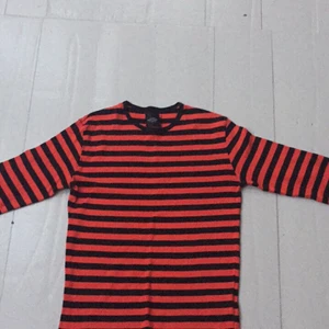 Longsleeve - Vintage Mads Nörgaard tee, bra skick, tight fit med fransk målar stuk. Inga tecken på användning
