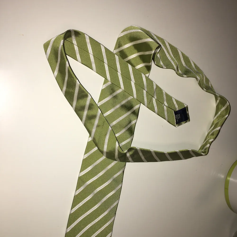 The shirt factory design linnea braun slips.ren och i toppskick.12kr frakt . Accessoarer.