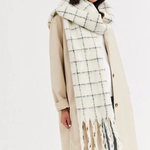 Halsduk monki - Oversize halsduk från monki! Jättemjuk och skön, perfekt nu till hösten och vintern 🥐