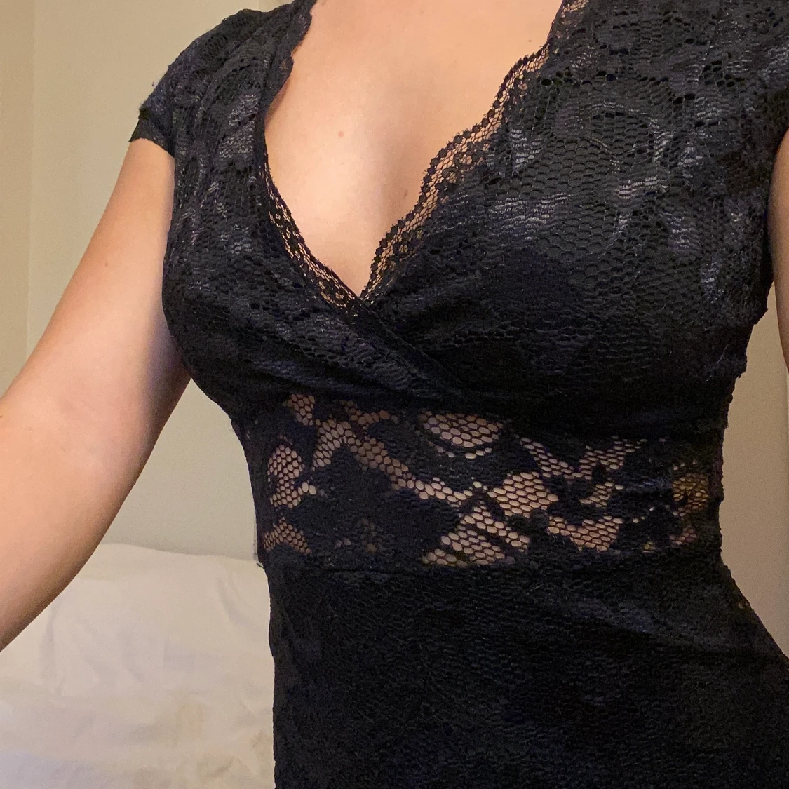 Svart spetsklänning