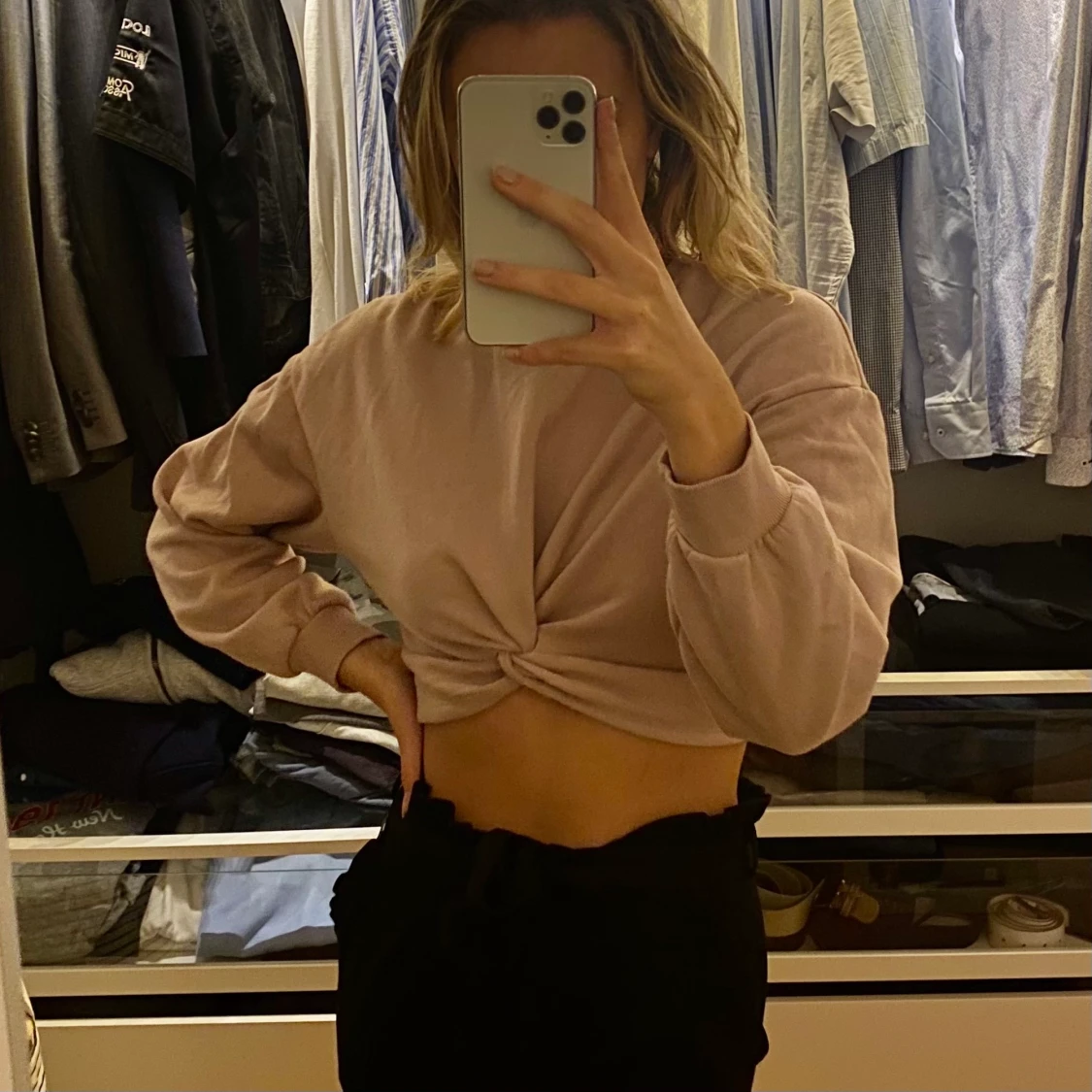 Ljusrosa knuten magtröja  - 90