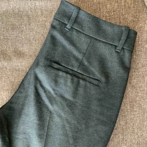  - Schyssta kostymbyxor från zara Ankellånga mörkgråa