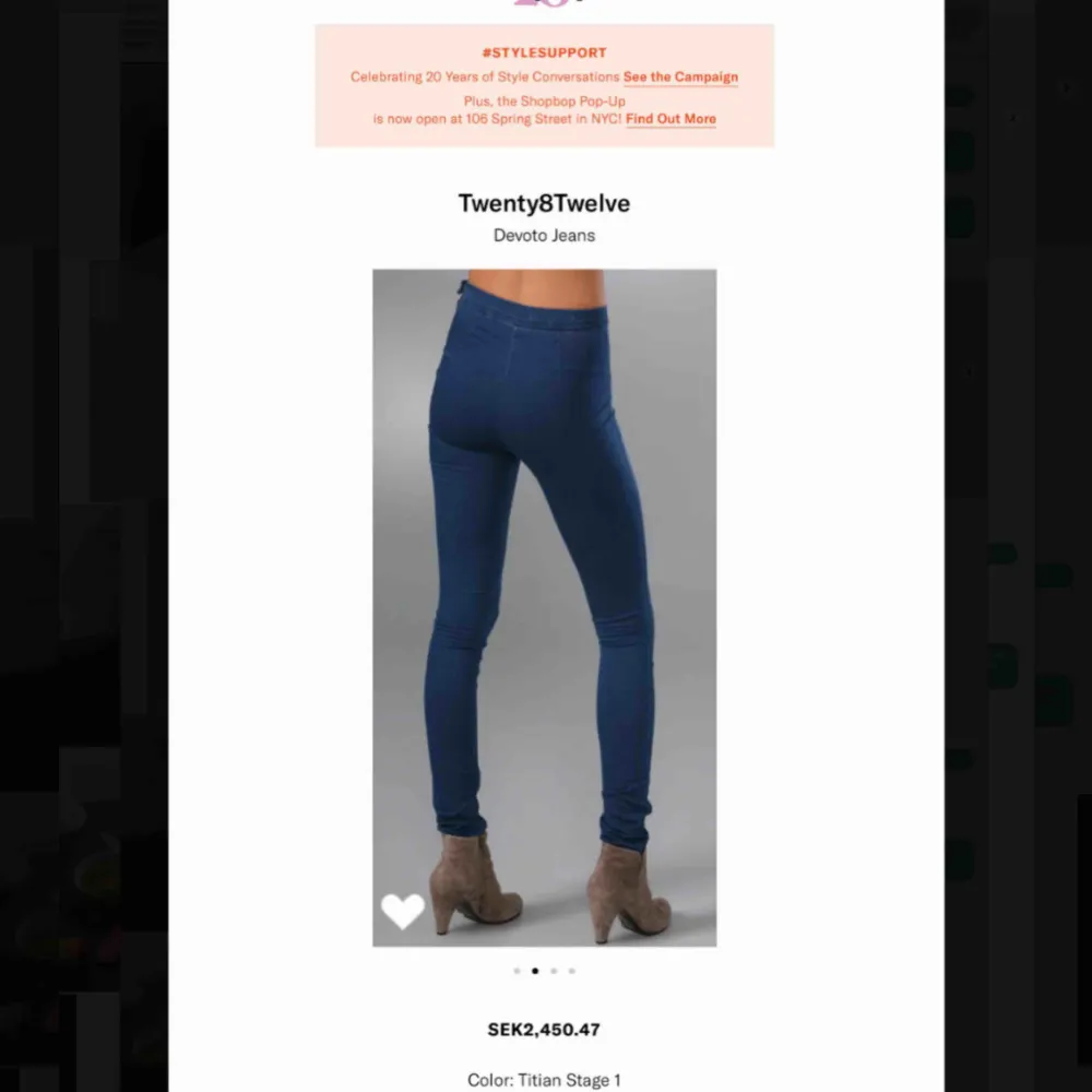 Lätta skinny jeans beställda ifrån Nelly. Högmidja med liten guldknapp på sidan vid dragkedjan. Märket: twenty8twelve. Sista bilden visar nypris på byxorna !2450kr Säljer dessa fina byxor i nyskick💫. Storlek: W27 L32. Jeans & Byxor.