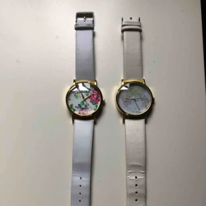  - Klockor som tyvärr inte funkar och därför billigt pris, 35kr styck vilket i princip bara utgör fraktkostnad. Jätte gullig detalj