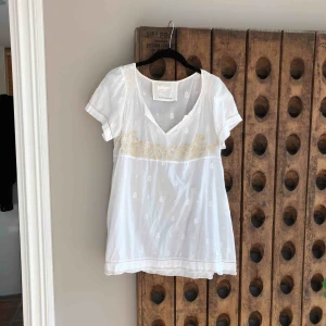  - Odd Milly blus stl 3 som en stl M Använd men i fint skick