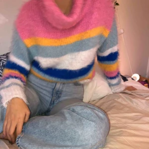  - SUPERmysig stickad tröja, inte stickig alls🥰🥰 frakt ingår i priset