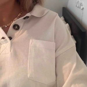  - en skön och trendig tröja från monki! Använd ett fåtal gånger. Kan mötas upp i stockholm💓💓