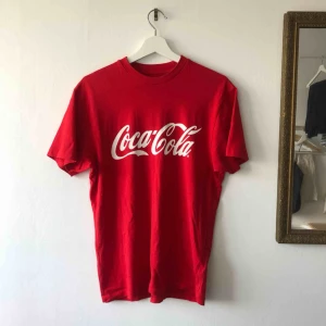  - Snygg t-shirt från Carlings! Sparsamt använd, frakt tillkommer💘 Kan mötas upp i Trollhättan och Göteborg. 