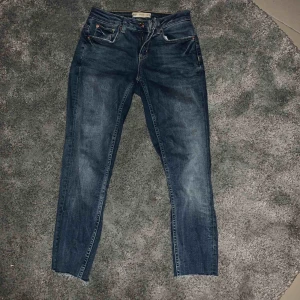 - Jeans från ginatricot. Fint skick! Tyvärr för små för mig:( frakt tillkommer ❣️