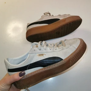 Puma suede strl 38 - Så snygga använda 2 ggr, köpta i Miami. Säljer pga för små 💓 nypris 900 kronor