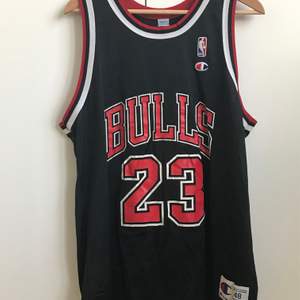  Chicago Bulls jersey 23. Köparen står även för frakt🤍🖤❤️