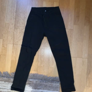 Sweet sktbs byxor - Sköna clean brallor som fungerar t d mesta. Cond 8/10:-)