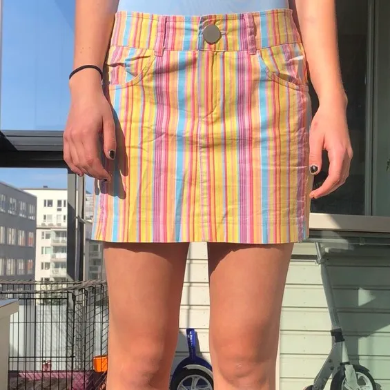 THE CUTEST y2k mini skirt!! It is one of a kind💖💖. Kjolar.