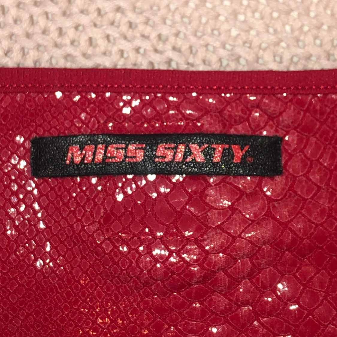 VINTAGE miss sixty röd ormskinn topp - 90