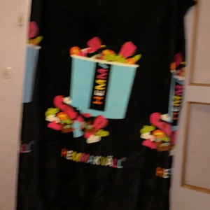 Hemmakväll Filt - En helt ny hemmakväll filt. Är plastat när man får den. Säljs pågrund av fick 3 stycken! (PRIS KAN DISKUSTERAS)