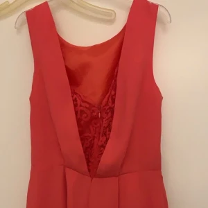 jumpsuit strl 36 - aldrig använd