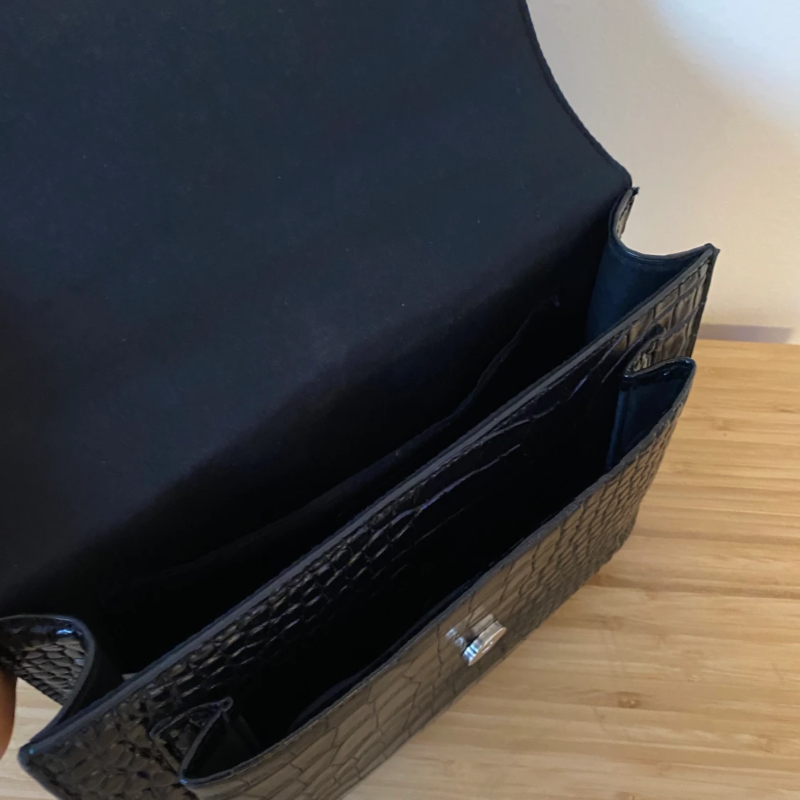 Svart väska  - 91