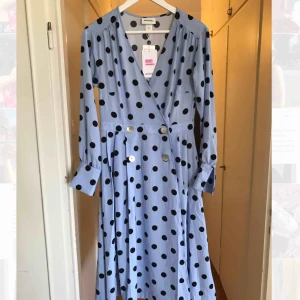  - NEW Monki dress Size 36